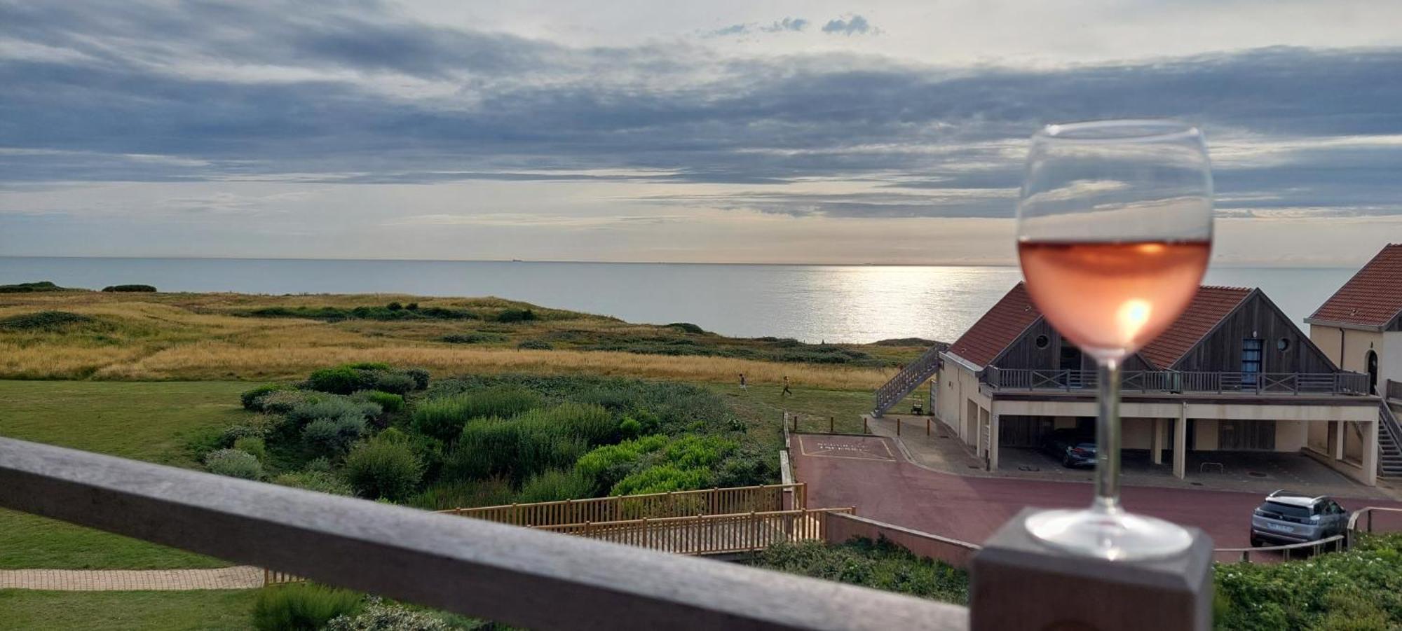 Apartment Le 246 - Duplex Face A La Pour 4 Personnes, Wifi, Tv Full Sat, Parking Wimereux